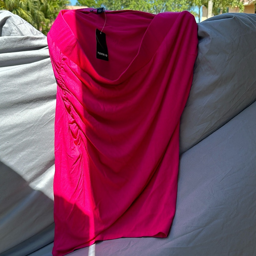 NWT Torrid skirt size 2 no dangle never worn